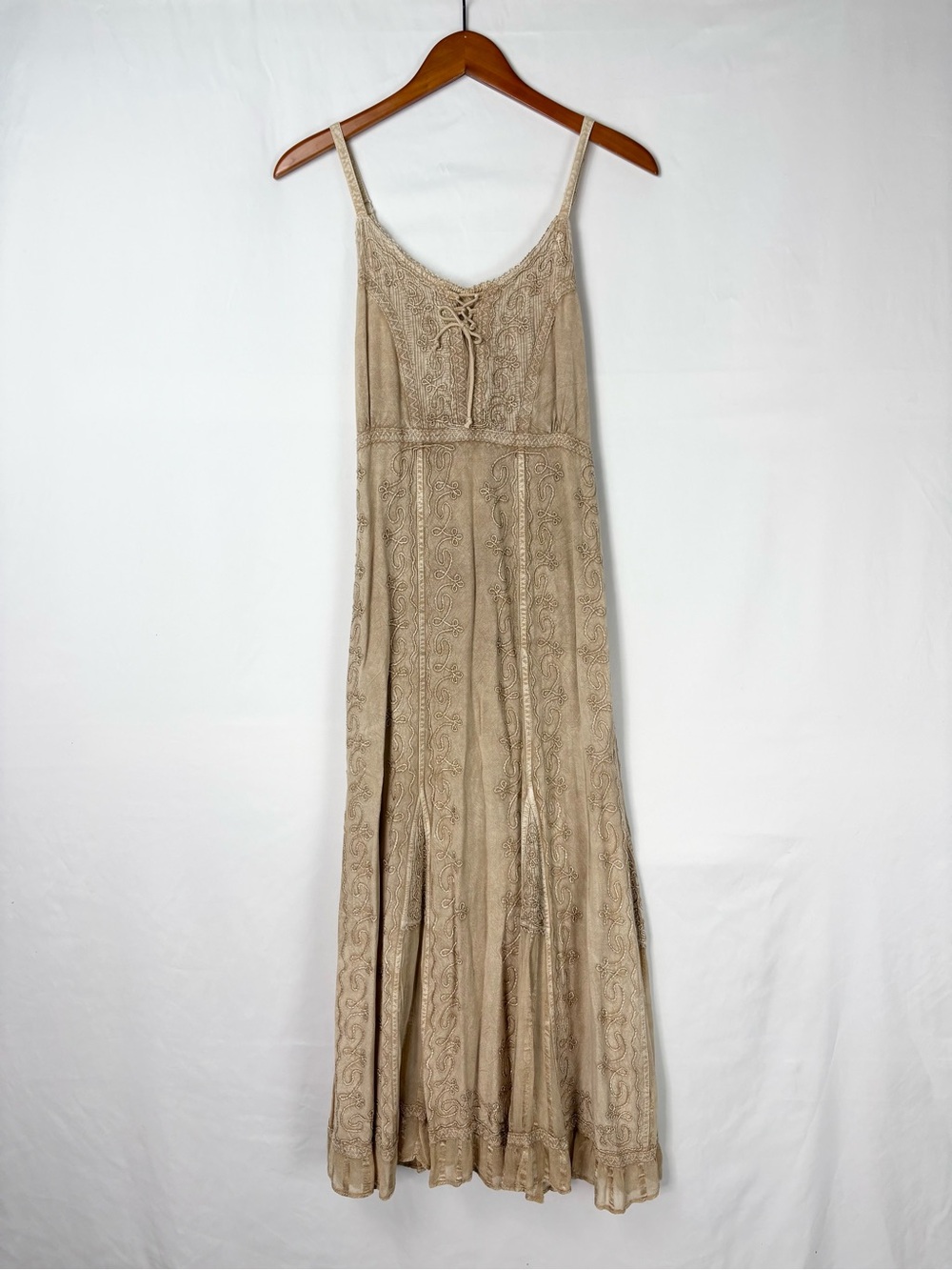 NEW Cute Options Maxi Dress Floral Embroidered Tan Cottage Tie Back Size L